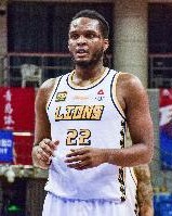 大乐透近30期开奖结果-很能抢！卡尔顿半场9中4拿到9分9板3助 正负值+19最高