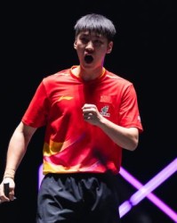 澳门冠军赛薛飞爆冷击败张本智和 王艺迪再输外敌